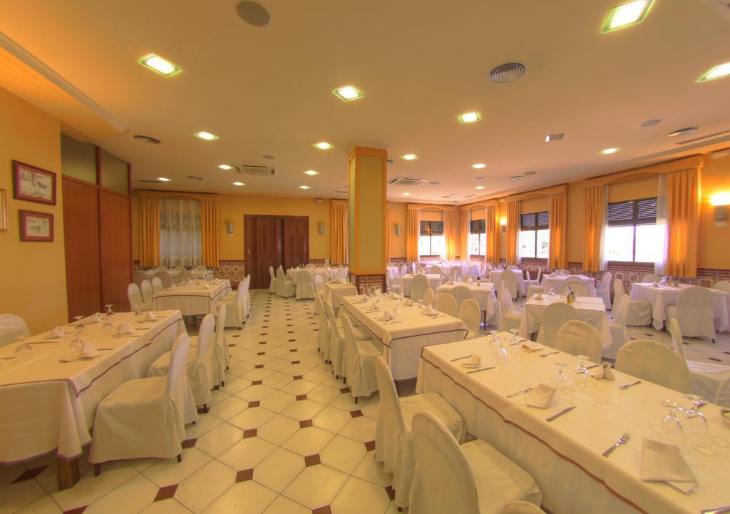 Hotel Avenida Beas de Segura ภายนอก รูปภาพ